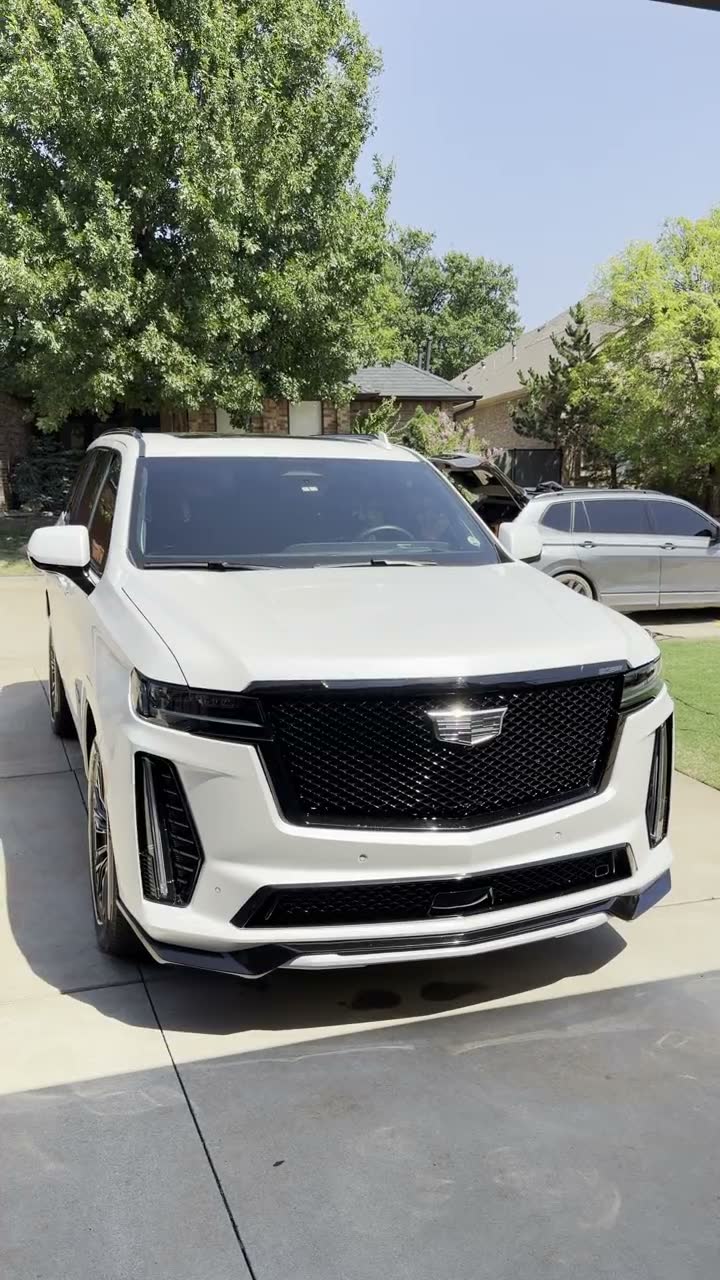 Cadillac Escalade — exterior detail